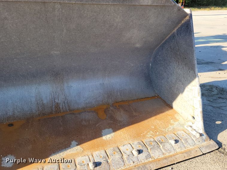 image for item DM2474 2015 John Deere 824K-II  wheel loader