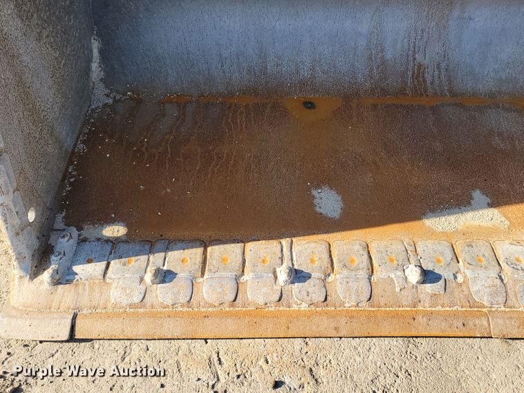 image for item DM2474 2015 John Deere 824K-II  wheel loader