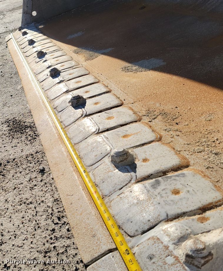 image for item DM2474 2015 John Deere 824K-II  wheel loader