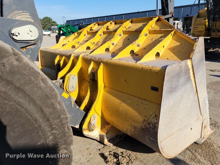 image for item DM2474 2015 John Deere 824K-II  wheel loader