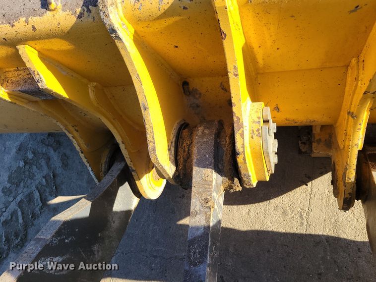 image for item DM2474 2015 John Deere 824K-II  wheel loader