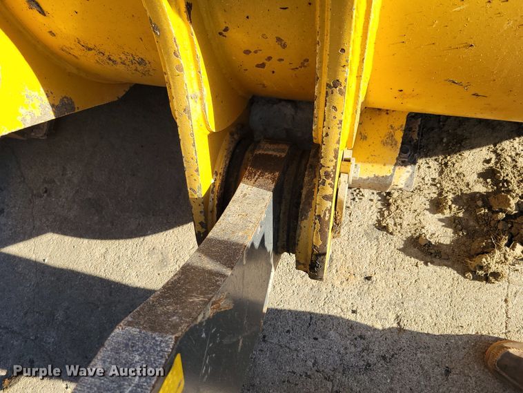 image for item DM2474 2015 John Deere 824K-II  wheel loader