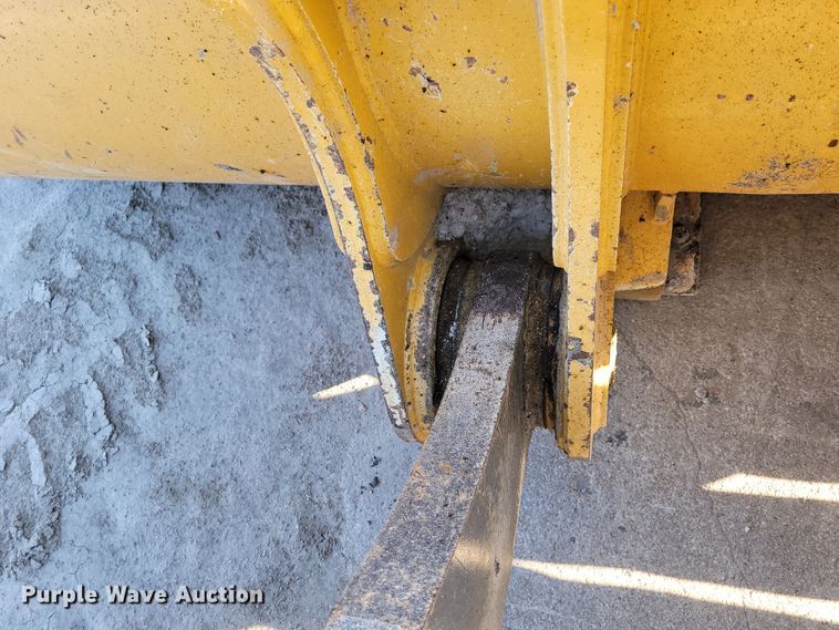 image for item DM2474 2015 John Deere 824K-II  wheel loader