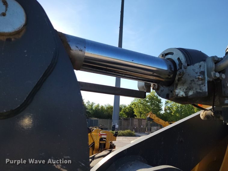 image for item DM2474 2015 John Deere 824K-II  wheel loader