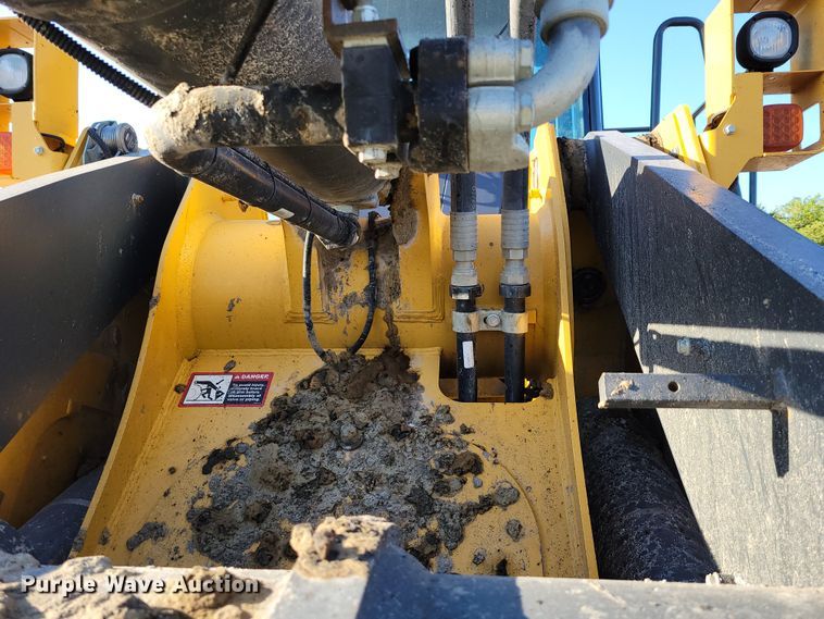 image for item DM2474 2015 John Deere 824K-II  wheel loader