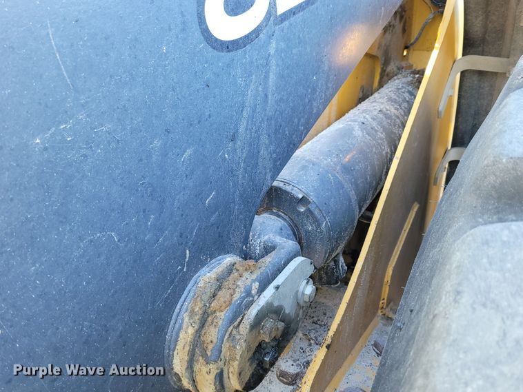 image for item DM2474 2015 John Deere 824K-II  wheel loader