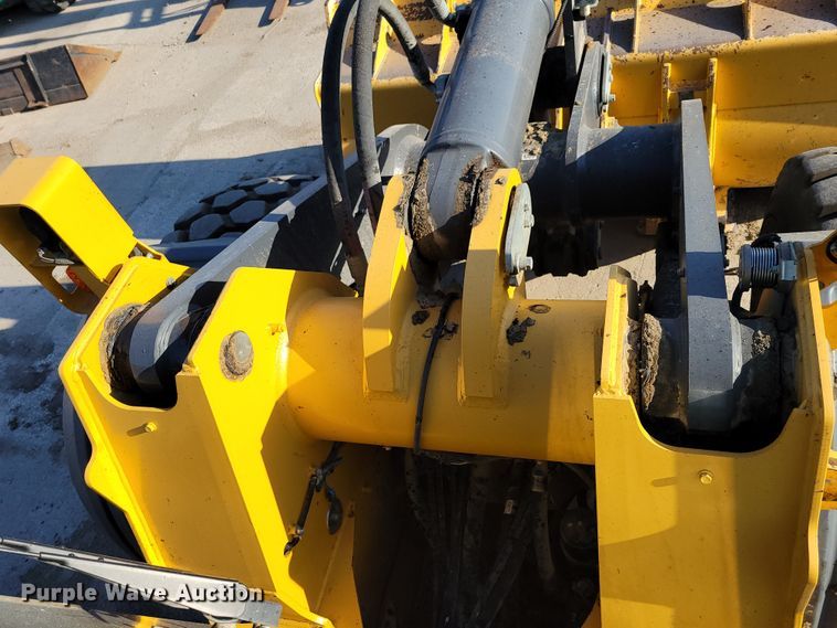 image for item DM2474 2015 John Deere 824K-II  wheel loader