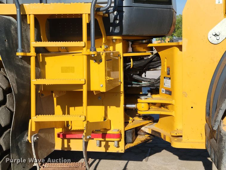 image for item DM2474 2015 John Deere 824K-II  wheel loader