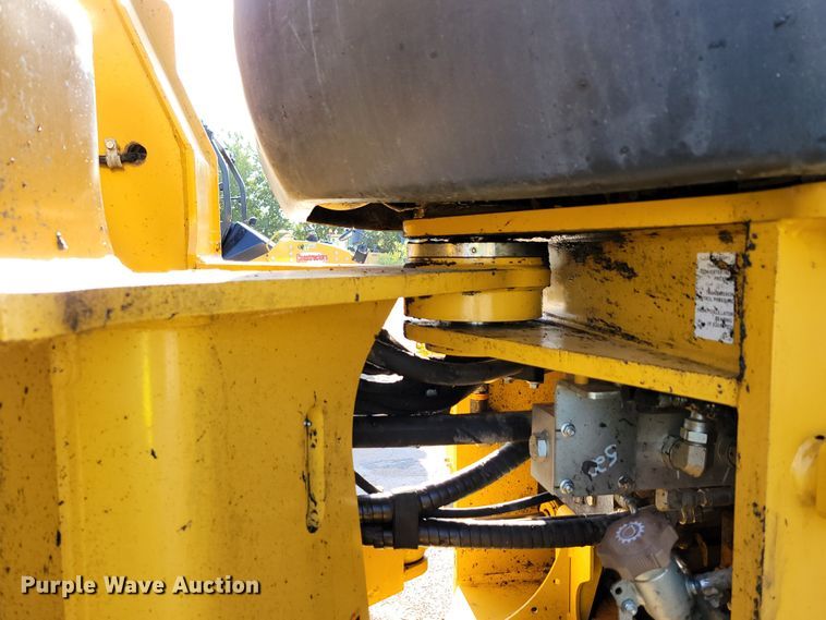 image for item DM2474 2015 John Deere 824K-II  wheel loader