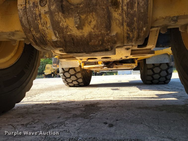 image for item DM2474 2015 John Deere 824K-II  wheel loader