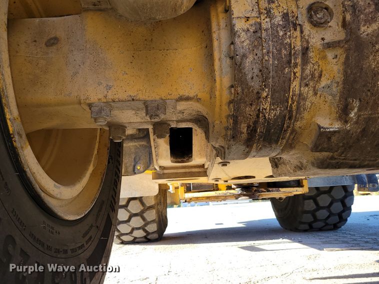 image for item DM2474 2015 John Deere 824K-II  wheel loader