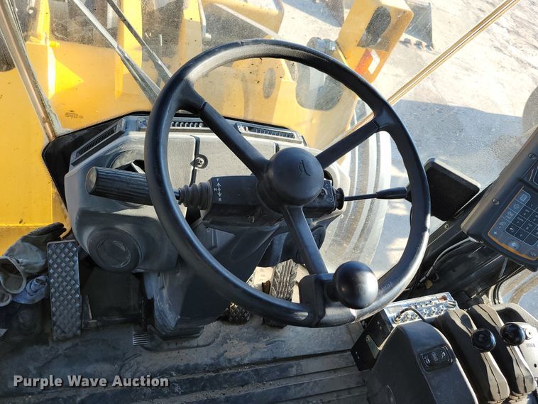 image for item DM2474 2015 John Deere 824K-II  wheel loader