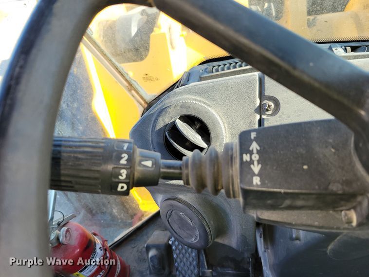 image for item DM2474 2015 John Deere 824K-II  wheel loader