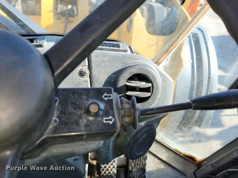 image for item DM2474 2015 John Deere 824K-II  wheel loader