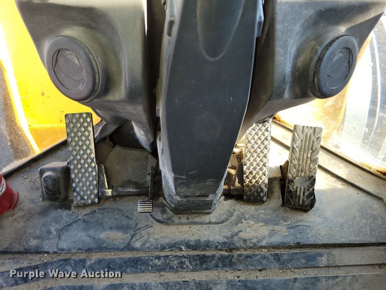 image for item DM2474 2015 John Deere 824K-II  wheel loader