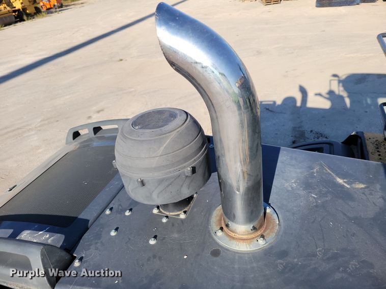 image for item DM2474 2015 John Deere 824K-II  wheel loader