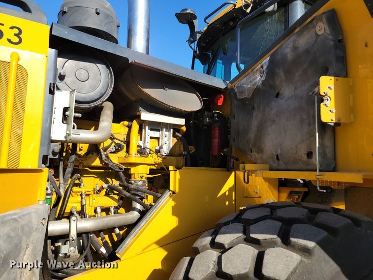 image for item DM2474 2015 John Deere 824K-II  wheel loader