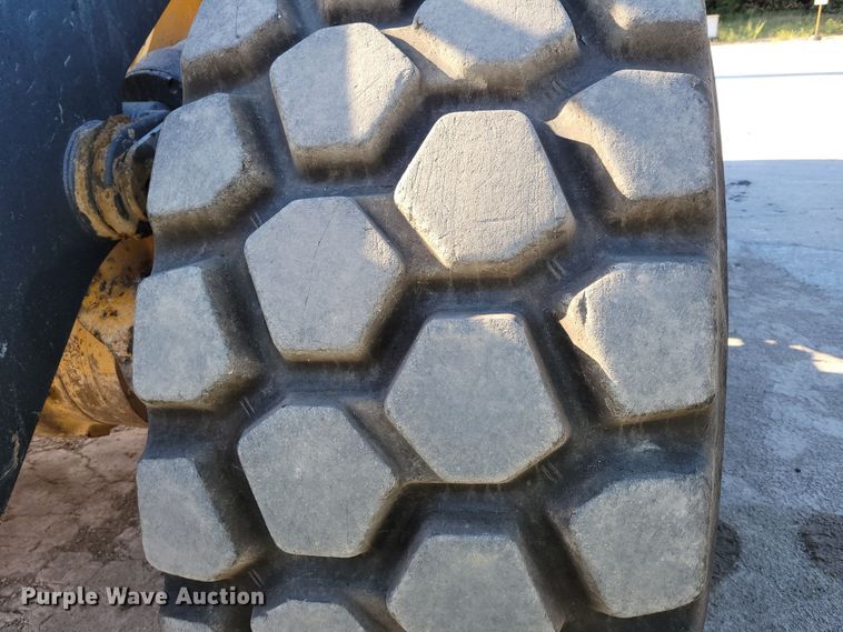 image for item DM2474 2015 John Deere 824K-II  wheel loader