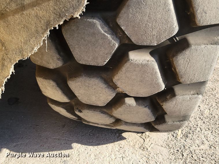 image for item DM2474 2015 John Deere 824K-II  wheel loader