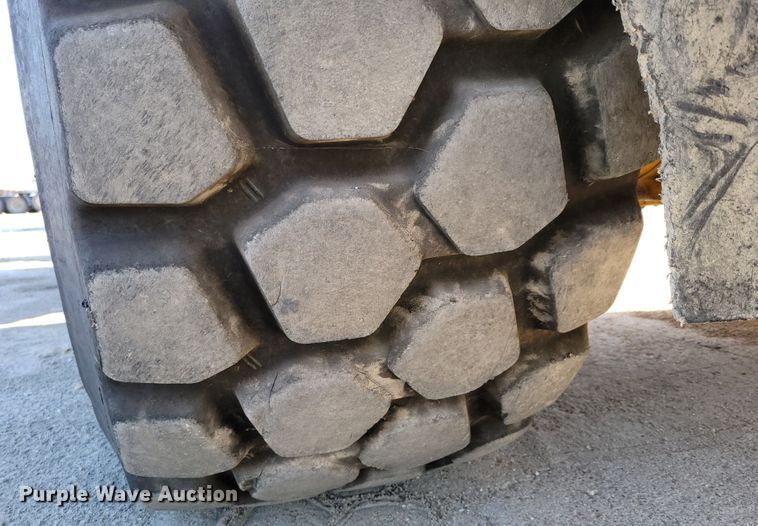 image for item DM2474 2015 John Deere 824K-II  wheel loader