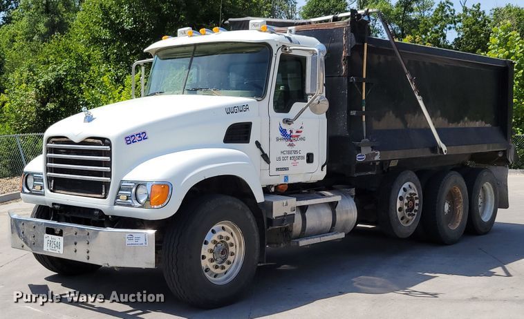 image for item DM2476 2007 Mack CV713 Granite  dump truck