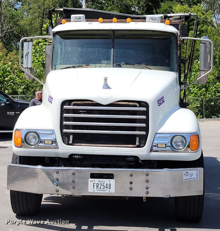 image for item DM2476 2007 Mack CV713 Granite  dump truck