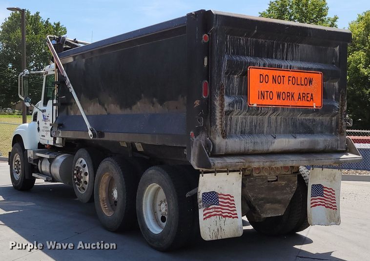 image for item DM2476 2007 Mack CV713 Granite  dump truck