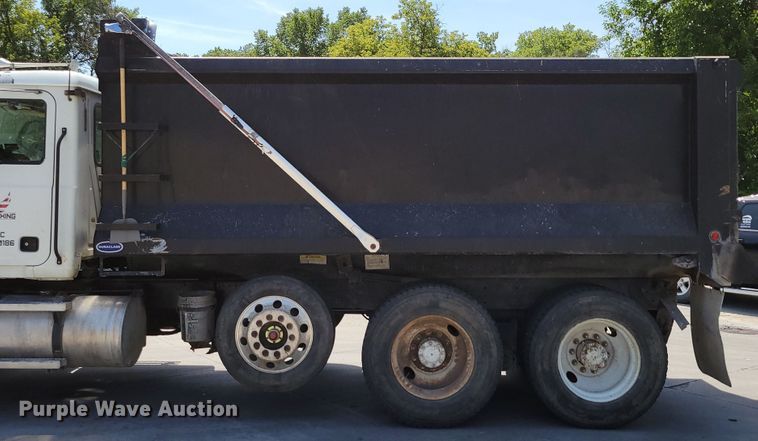 image for item DM2476 2007 Mack CV713 Granite  dump truck