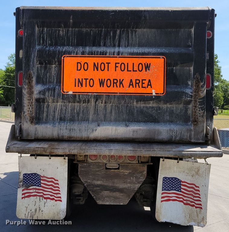 image for item DM2476 2007 Mack CV713 Granite  dump truck