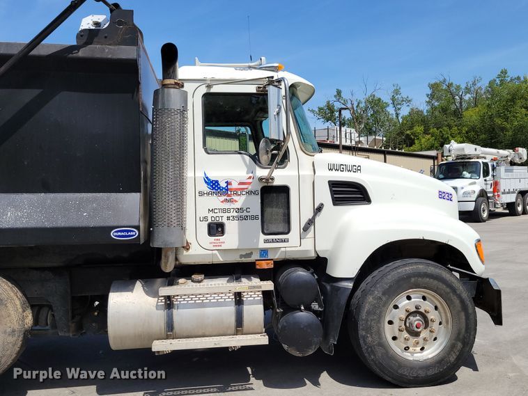 image for item DM2476 2007 Mack CV713 Granite  dump truck