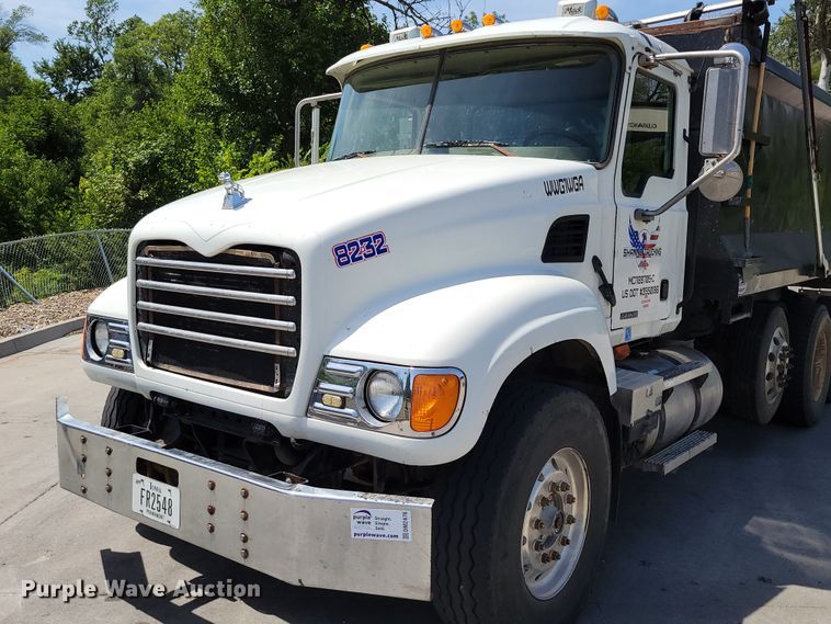 image for item DM2476 2007 Mack CV713 Granite  dump truck