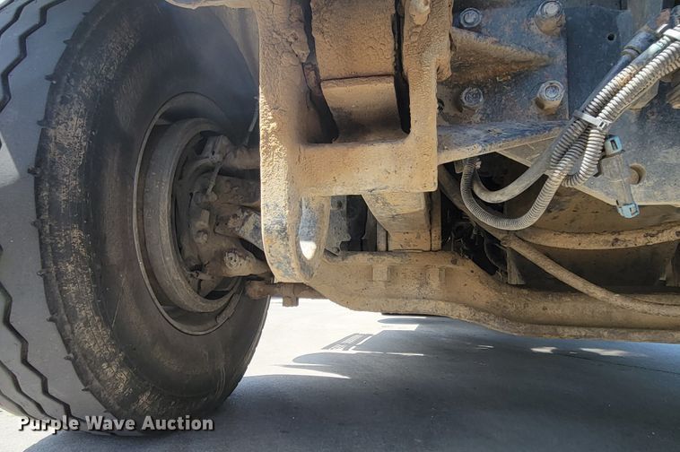 image for item DM2476 2007 Mack CV713 Granite  dump truck