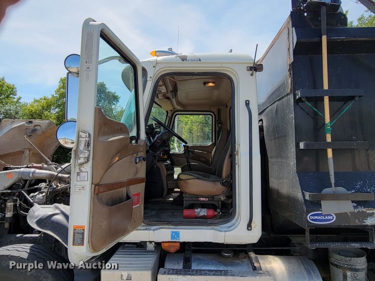 image for item DM2476 2007 Mack CV713 Granite  dump truck