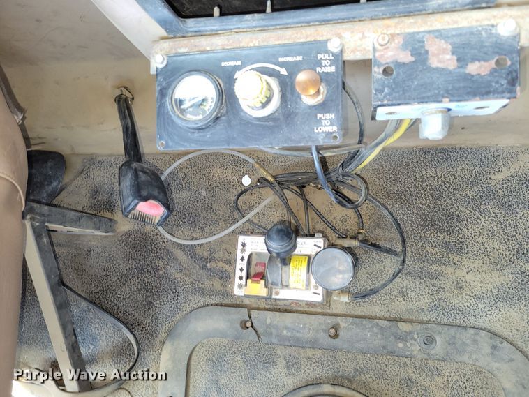 image for item DM2476 2007 Mack CV713 Granite  dump truck