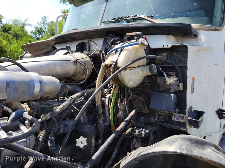 image for item DM2476 2007 Mack CV713 Granite  dump truck