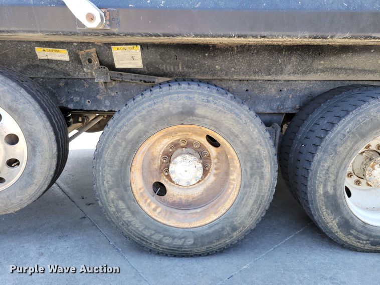 image for item DM2476 2007 Mack CV713 Granite  dump truck