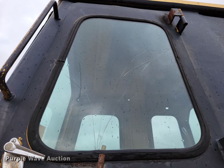 image for item DM2478 1983 Caterpillar 943  track loader