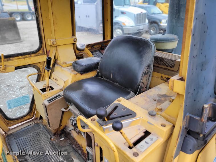 image for item DM2478 1983 Caterpillar 943  track loader