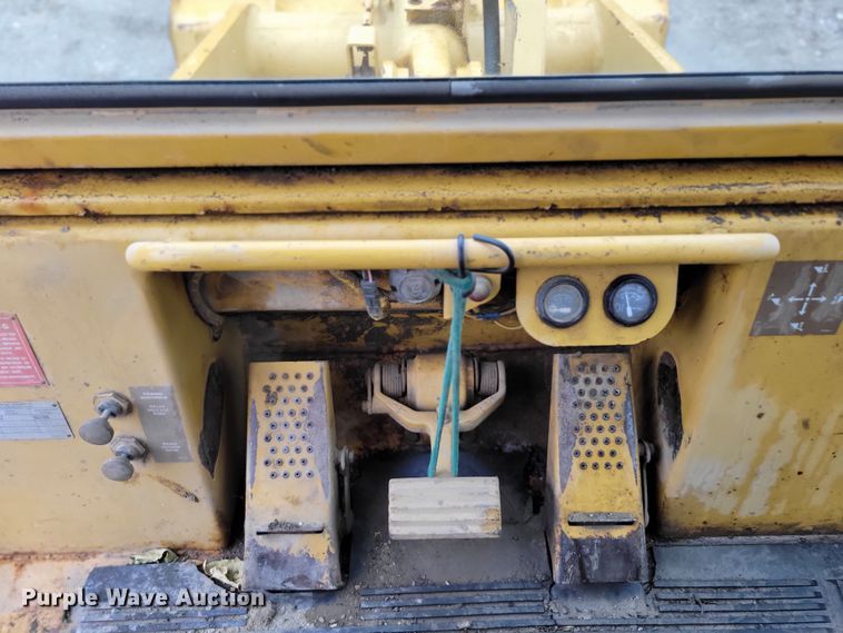 image for item DM2478 1983 Caterpillar 943  track loader