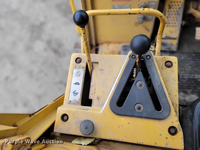 image for item DM2478 1983 Caterpillar 943  track loader