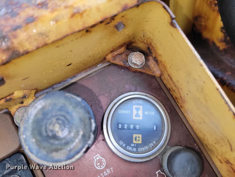 image for item DM2478 1983 Caterpillar 943  track loader