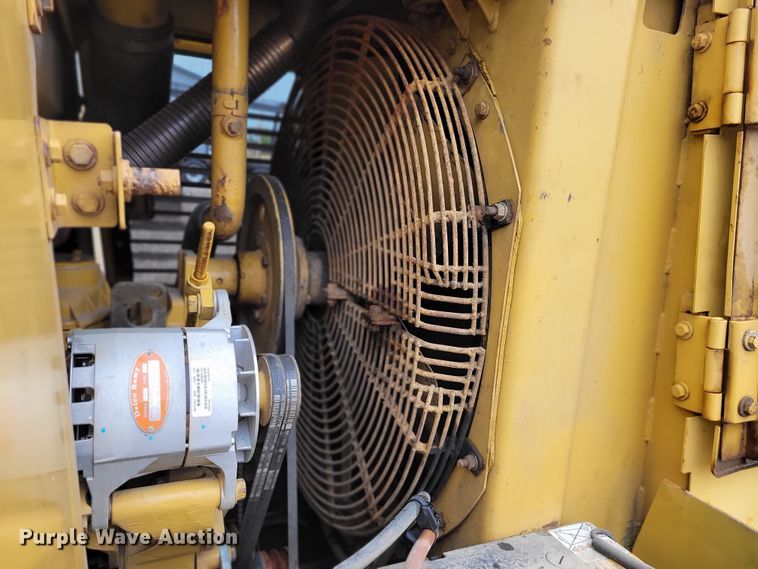 image for item DM2478 1983 Caterpillar 943  track loader