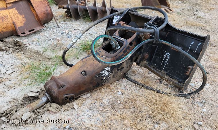 image for item DM2482 Caterpillar  skid steer breaker