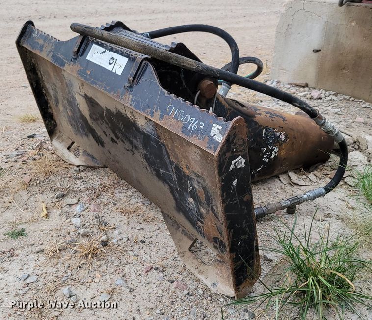 image for item DM2482 Caterpillar  skid steer breaker