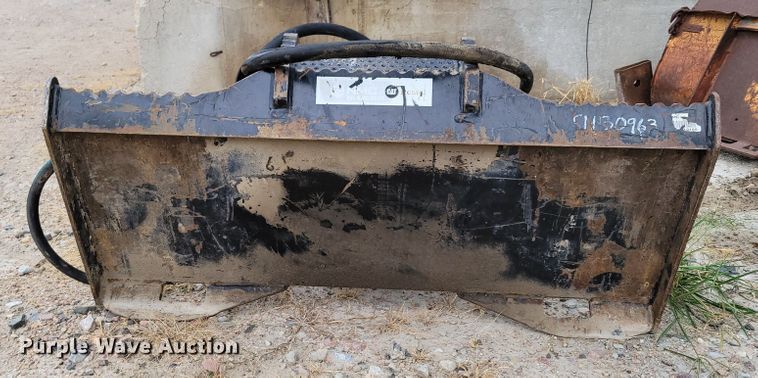 image for item DM2482 Caterpillar  skid steer breaker