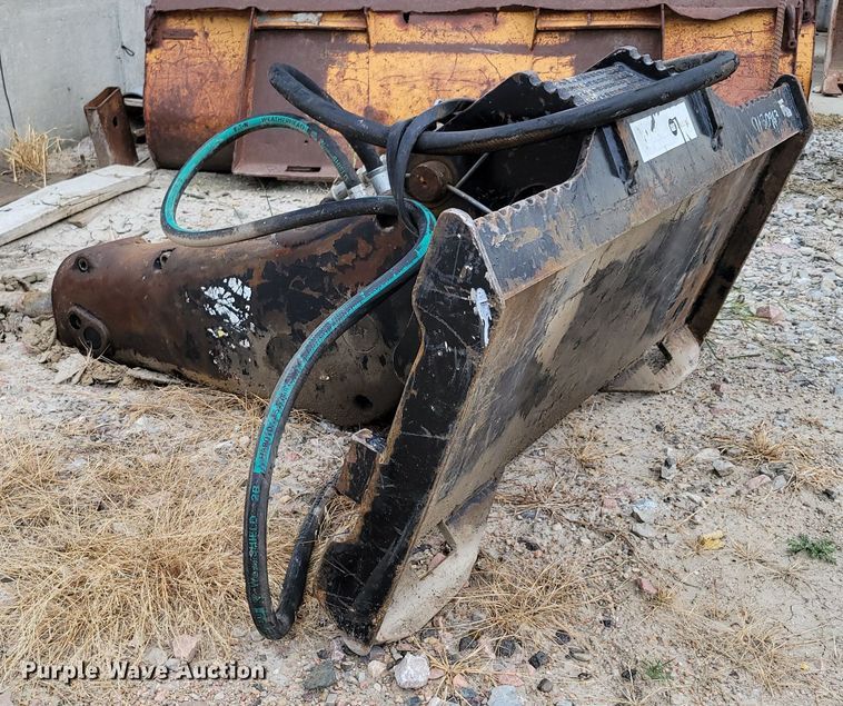 image for item DM2482 Caterpillar  skid steer breaker