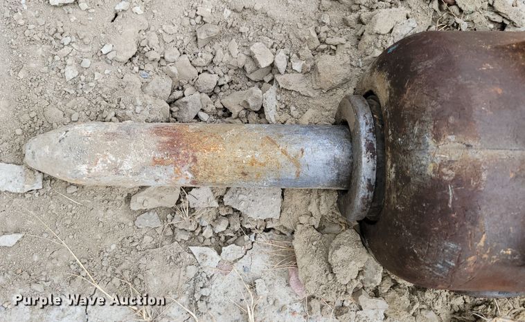 image for item DM2482 Caterpillar  skid steer breaker