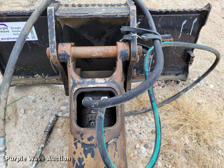 image for item DM2482 Caterpillar  skid steer breaker