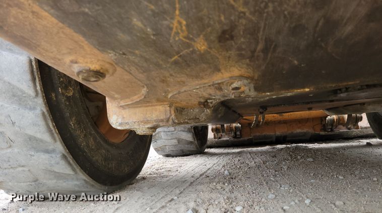 image for item DM2483 2005 Case 450  skid steer loader