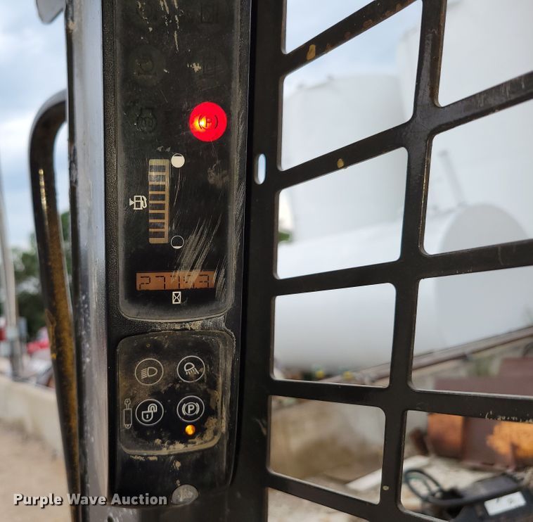 image for item DM2483 2005 Case 450  skid steer loader